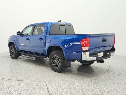 Used 2017 Toyota Tacoma SR5 w/ Tow Package RWD image 7