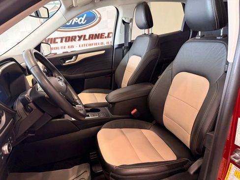 Used 2021 Ford Escape Titanium w/ Titanium Elite Package AWD/4WD image 11