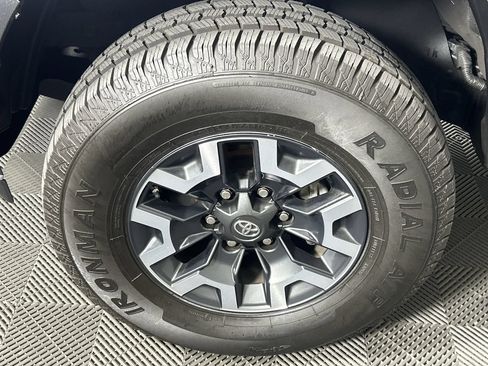 Used 2020 Toyota Tacoma SR5 RWD image 10