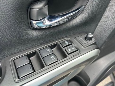Used 2024 Nissan Titan SV w/ SV Convenience Package AWD/4WD image 30