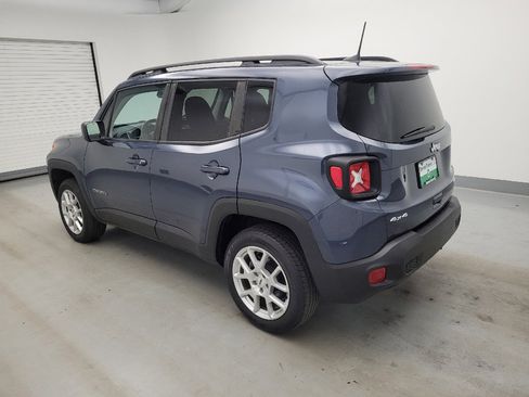 Used 2022 Jeep Renegade Latitude w/ Convenience Group AWD/4WD image 3