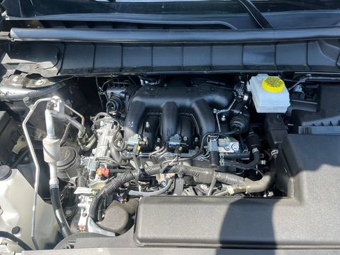 Used 2025 Nissan Pathfinder SL AWD/4WD image 24
