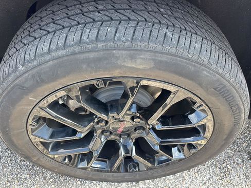 Used 2023 GMC Yukon XL Denali RWD image 10