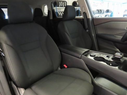 Used 2023 Nissan Rogue S image 6