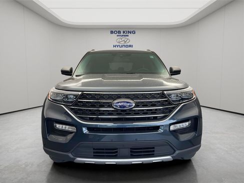 Used 2023 Ford Explorer XLT w/ Equipment Group 202A RWD image 8