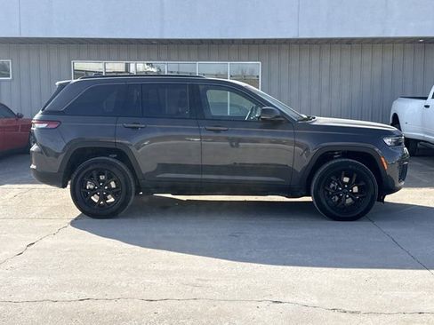 New 2026 Jeep Grand Cherokee Altitude AWD/4WD image 2