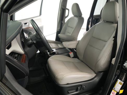 Used 2019 Toyota Sienna Limited Premium w/ Protection Package AWD/4WD image 31