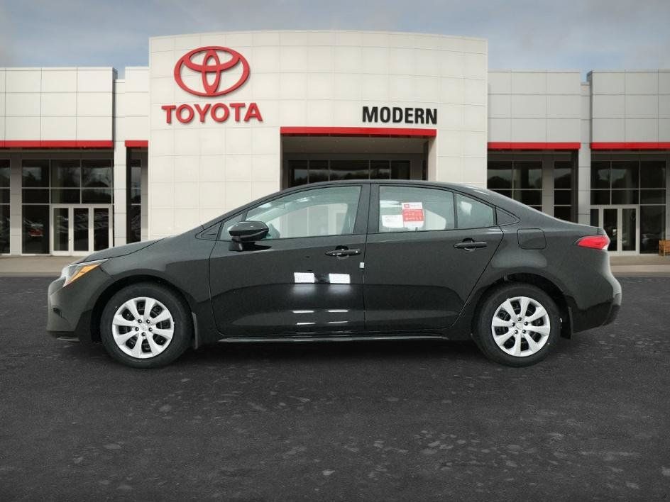 New 2026 Toyota Corolla LE FWD image 2