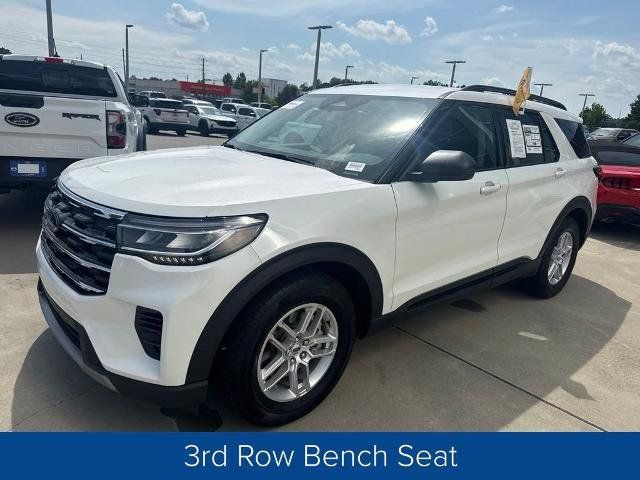 Certified 2026 Ford Explorer Active RWD image 3