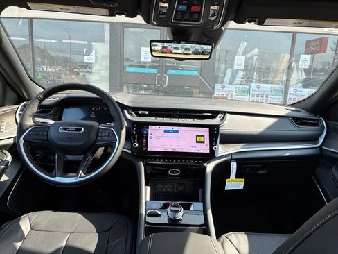 New 2026 Jeep Grand Cherokee Limited image 12