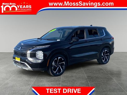 Used 2024 Mitsubishi Outlander SE image 1