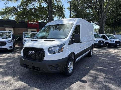 New 2026 Ford Transit 250 148 Medium Roof w/ Load Area Protection Package RWD image 4