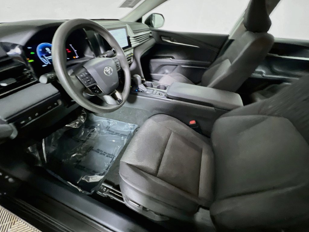 Used 2025 Toyota Camry LE w/ Convenience Package FWD image 12