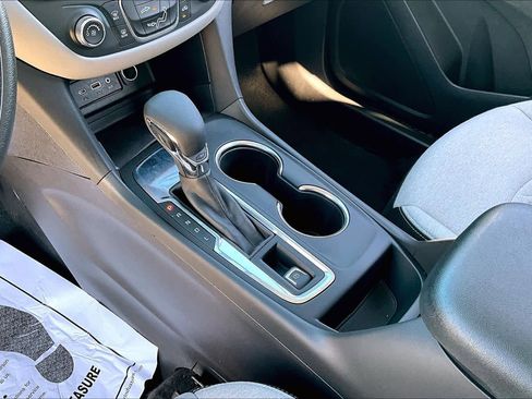 Used 2024 Chevrolet Equinox LS w/ LS Convenience Package FWD image 15