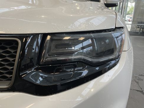 Used 2018 Jeep Grand Cherokee Trackhawk AWD/4WD image 5