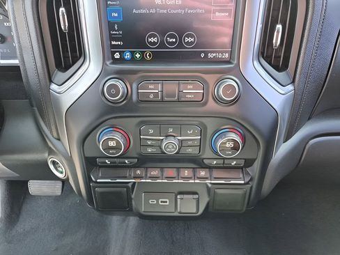 Used 2020 Chevrolet Silverado 1500 LT w/ Texas Edition image 39