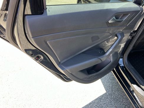 Used 2019 Volkswagen Jetta SEL Premium FWD image 21