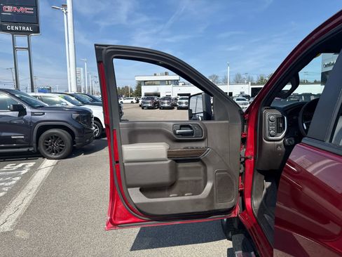 Used 2022 Chevrolet Silverado 2500 LT w/ Convenience Package AWD/4WD image 11