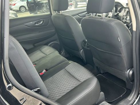 Used 2019 Nissan Rogue SV AWD/4WD image 15