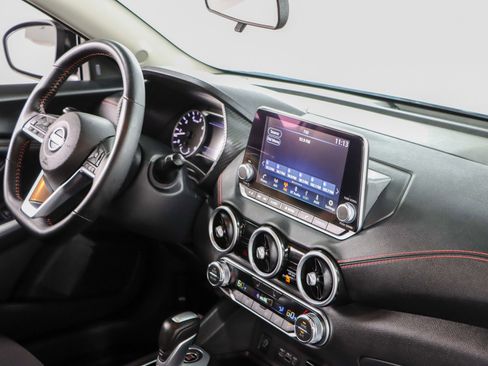 Used 2025 Nissan Sentra SR image 25