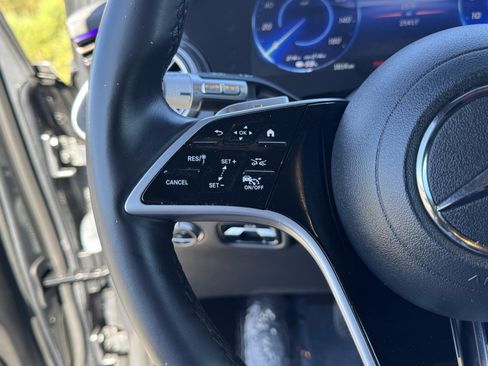 Used 2023 Mercedes-Benz EQS 580 4MATIC SUV image 25