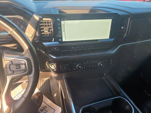 Used 2024 Chevrolet Silverado 2500 LTZ w/ LTZ Convenience Package image 9