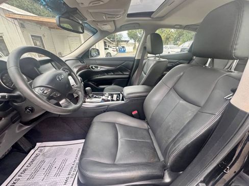 Used 2019 INFINITI Q70 Luxe RWD image 14
