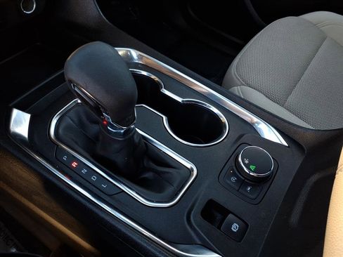 Used 2023 Chevrolet Traverse LS image 22