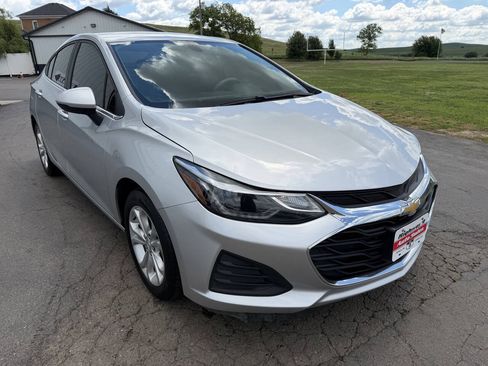 Used 2019 Chevrolet Cruze LT FWD image 7