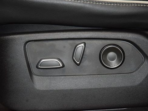 Used 2023 Cadillac Escalade Sport w/ LPO, ONYX Package image 45