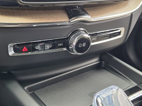 New 2026 Volvo XC60 B5 Plus w/ Protection Package Premier image 22