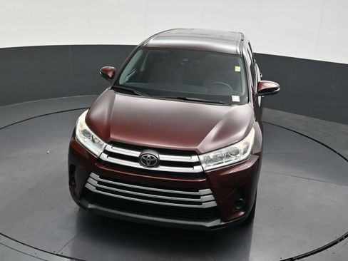 Used 2019 Toyota Highlander LE FWD image 23