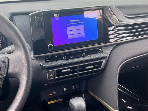 Used 2025 Toyota Camry LE w/ Convenience Package image 7