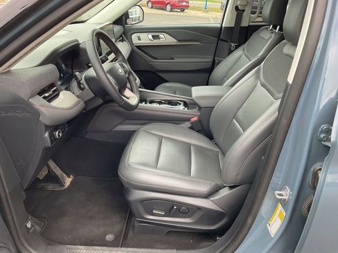Used 2025 Ford Explorer Active w/ Active Comfort Package AWD/4WD image 10