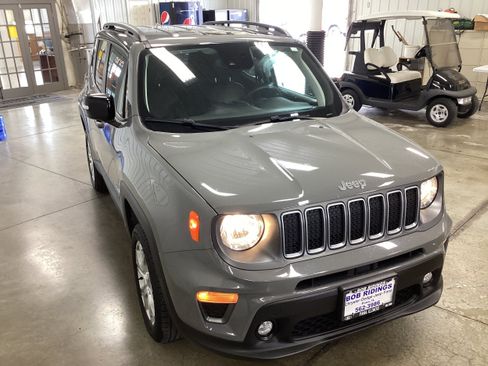 Used 2022 Jeep Renegade Limited AWD/4WD image 7