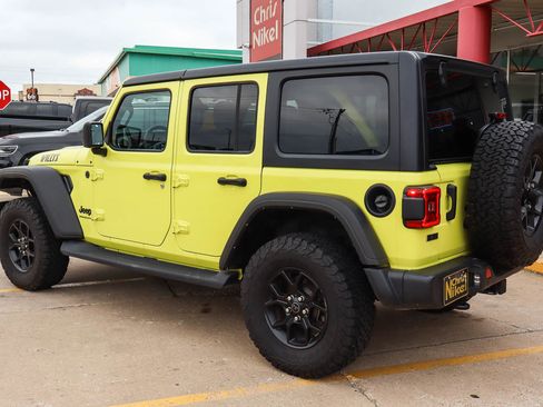Used 2024 Jeep Wrangler Willys AWD/4WD image 6