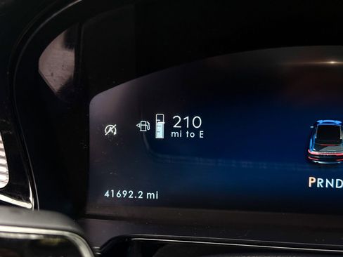 Used 2023 Lincoln Corsair AWD w/ Equipment Group 101A image 40