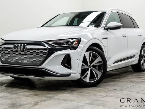 Used 2024 Audi Q8 e-tron Premium Plus w/ Premium Plus Package image 1