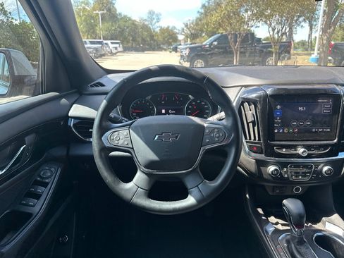 Used 2024 Chevrolet Traverse RS FWD image 13