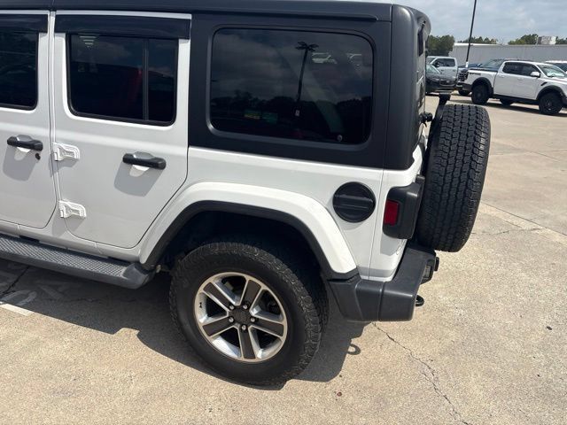 Used 2018 Jeep Wrangler Unlimited Sahara AWD/4WD image 9