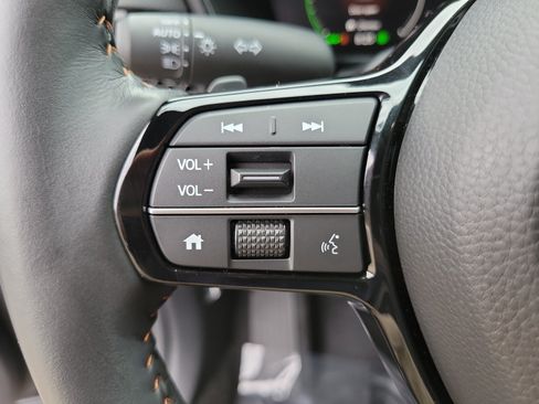 Used 2025 Honda CR-V Sport Touring image 18