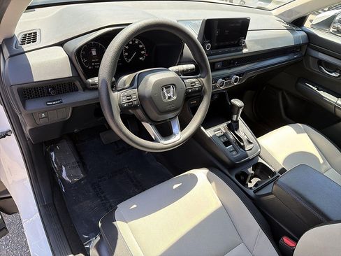 Used 2025 Honda CR-V EX image 9