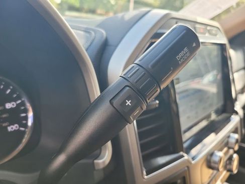 Certified 2022 Ford F250 Lariat w/ Lariat Value Package image 18