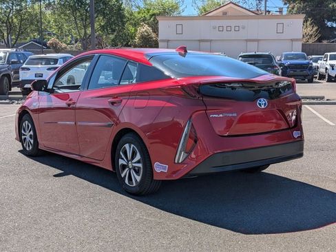 Used 2018 Toyota Prius Prime Advanced image 7