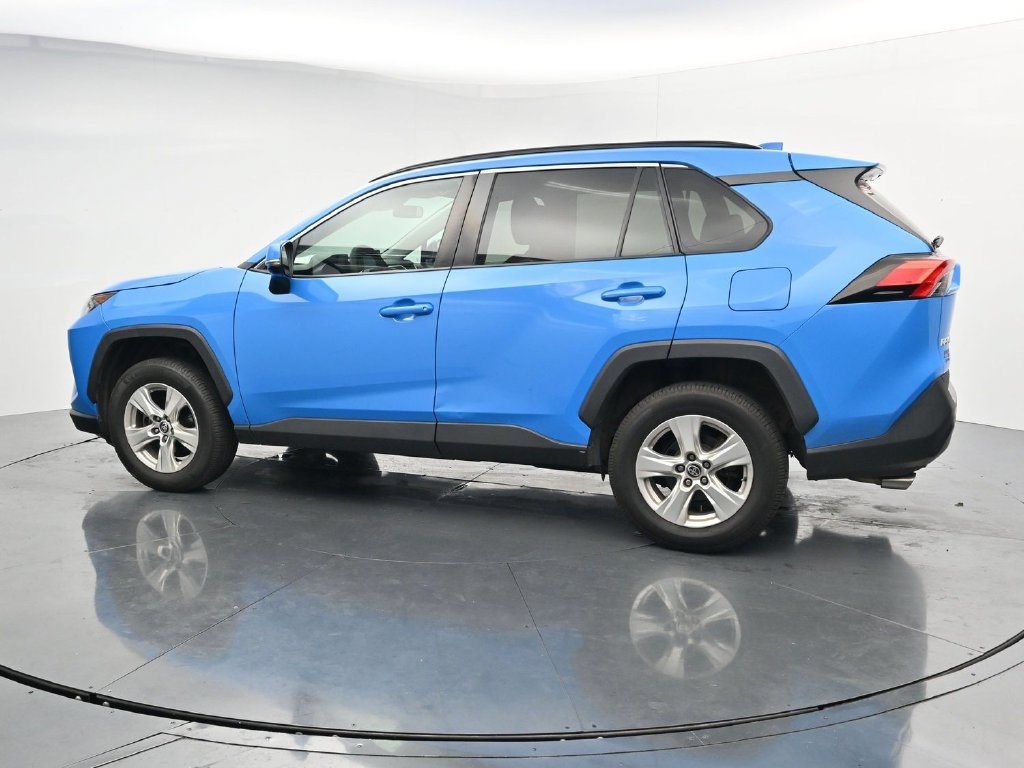 Used 2021 Toyota RAV4 XLE AWD/4WD image 5