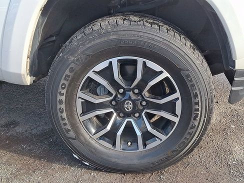 Used 2022 Toyota Tacoma TRD Sport image 32