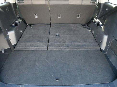 Used 2024 Toyota Highlander LE image 18