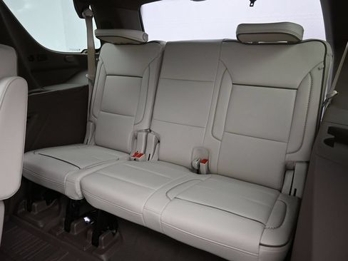 Used 2025 GMC Yukon Denali w/ Denali Reserve Package AWD/4WD image 16