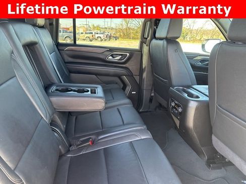 Used 2024 Chevrolet Suburban LT image 19