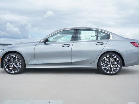 New 2026 BMW 330i Sedan w/ Convenience Package RWD image 4